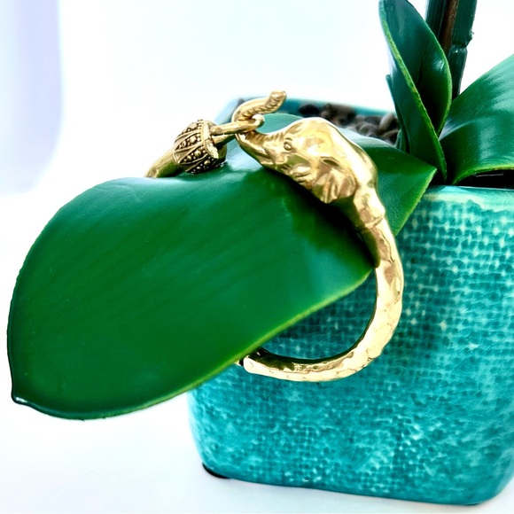 LUCKY Brand Gold Tone Elephant Safari Bangle Bracelet. NEW - Picture 7 of 9